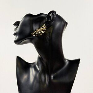 BRAND NEW IN BOX GOLD DAISY STUD EARRINGS GOLD HARDWARE SET